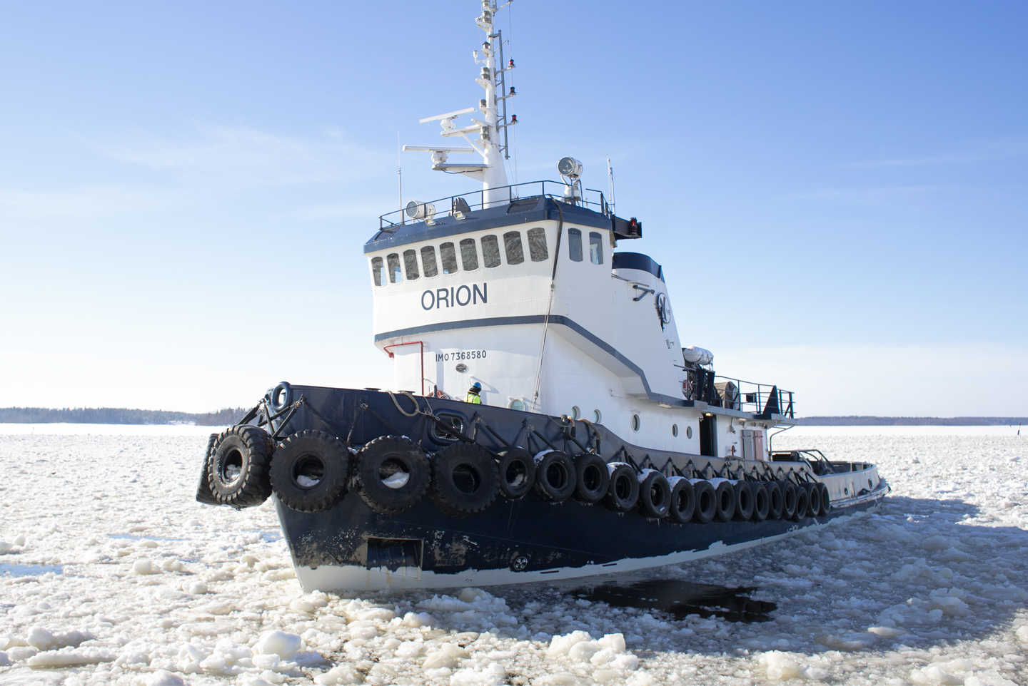 Harbour towage and ice-breaking 24/7/365